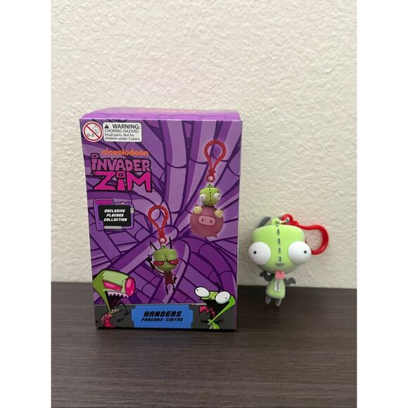 Invader Zim Flocked Exclusive Collection Hangers Keychain - GIR (Style A) - Picture 1 of 4
